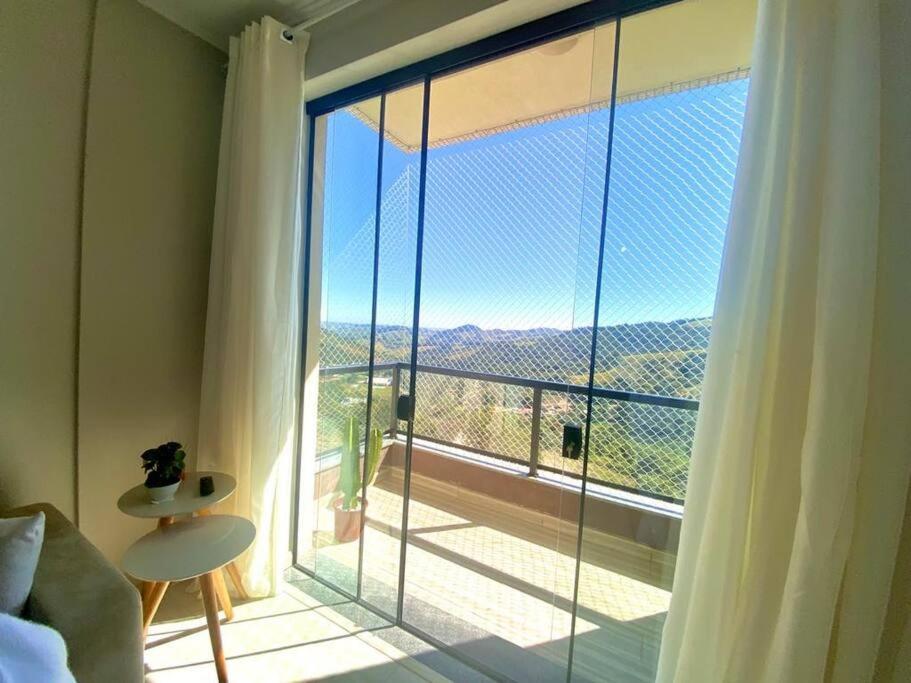 Ferienwohnung Lindo Apartamento Na Montanha! Águas de Lindóia Exterior foto